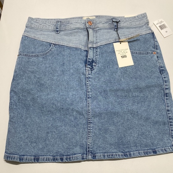 Jordache Vintage Sloane Yoke Front Skirt - Picture 6 of 9